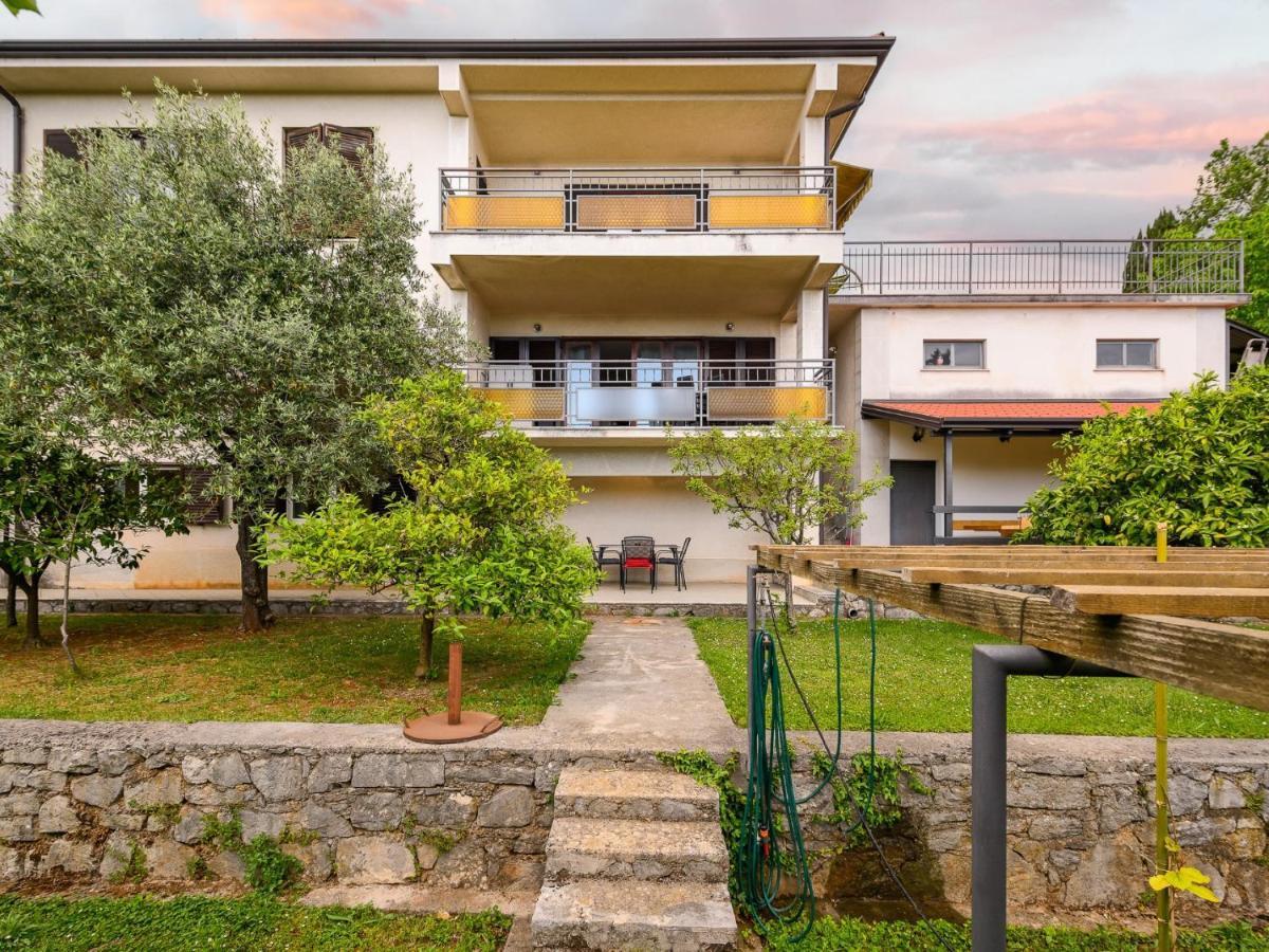 Apartments Vilma Lovran Exterior photo